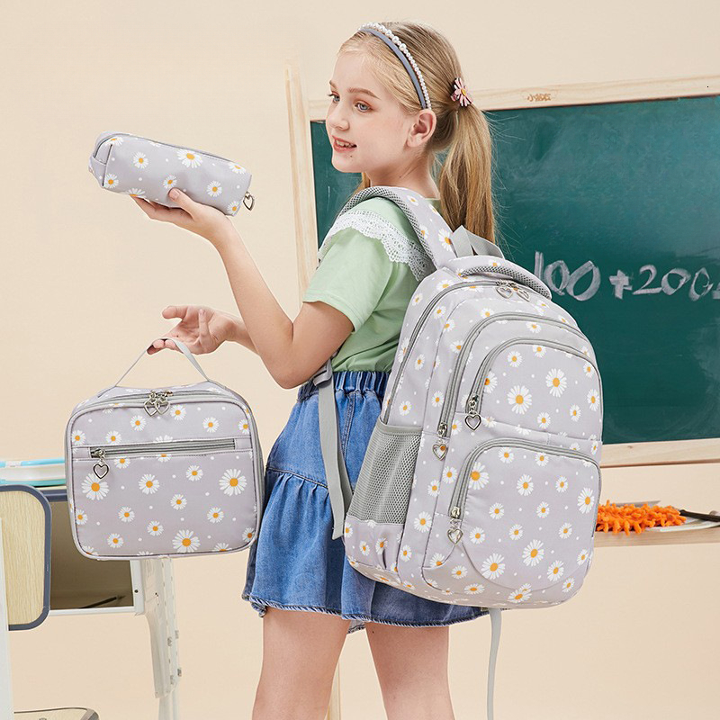New hot selling designer girls' elementary school backpack with fresh printing, waterproof and cute daisy children's backpack