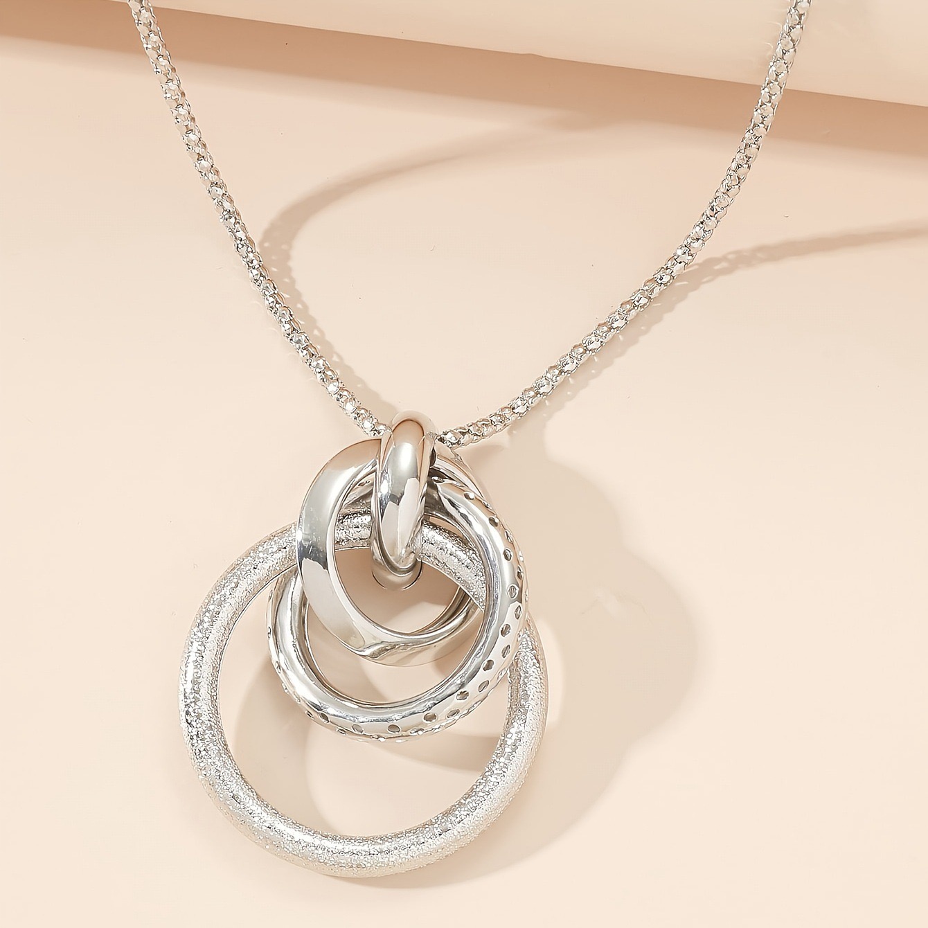 Oval Double-Ring Short Pendant Women's Metal Collarbone Chain Geometric Pendant