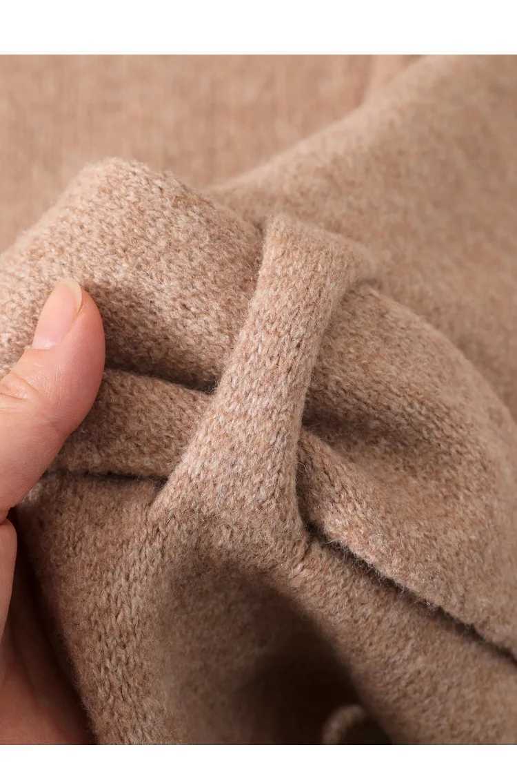 Womens Triangle Scarf Wool Blend Warm Shawl Outdoor Neck Protection Versatile Wrap for Air Conditioned Rooms J251118