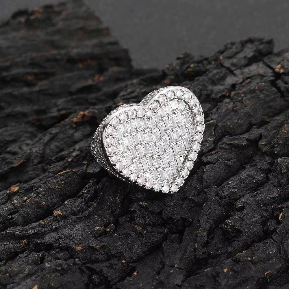 Nuoya Hip Hop Jewelry Iced Out Diamond Heart Ring Bling Baguette CZ Stone Lager Size Heart Ring Wome