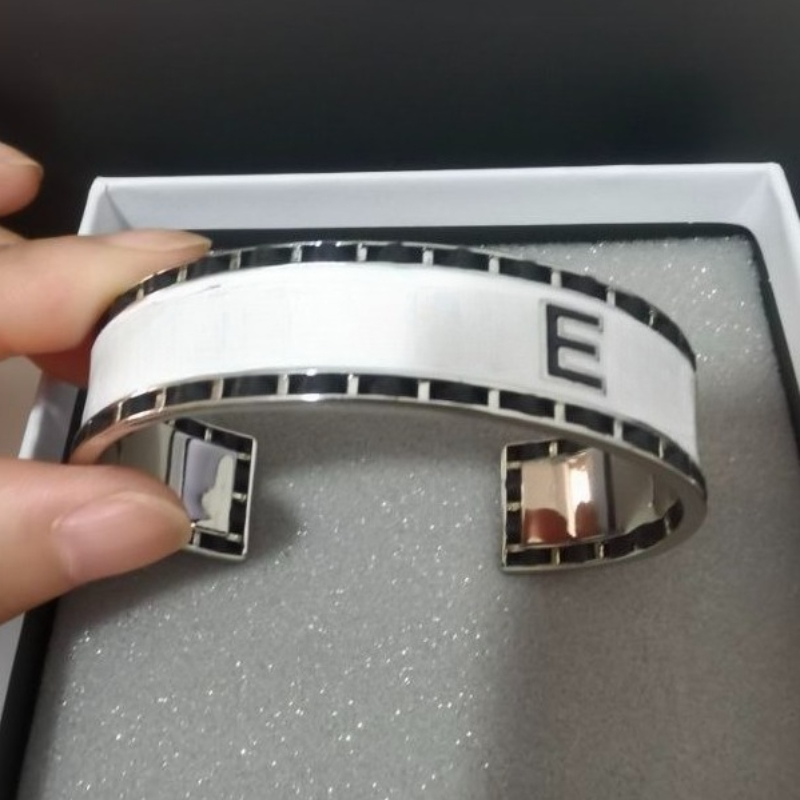 Designer Bracelets Women Luxury Jewelry Bracelet Letter Bangles 18K Gold Plated Wedding Lovers Gift Bangles