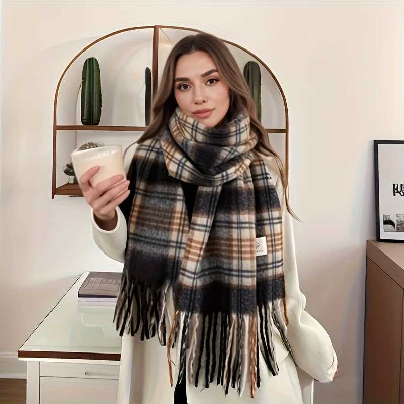 2025 Caramelized Plush Cozy Thermal Scarf Thick Vintage Classic Tartan Shawl Wrap for Autumn Winter 2025 Trends J251118