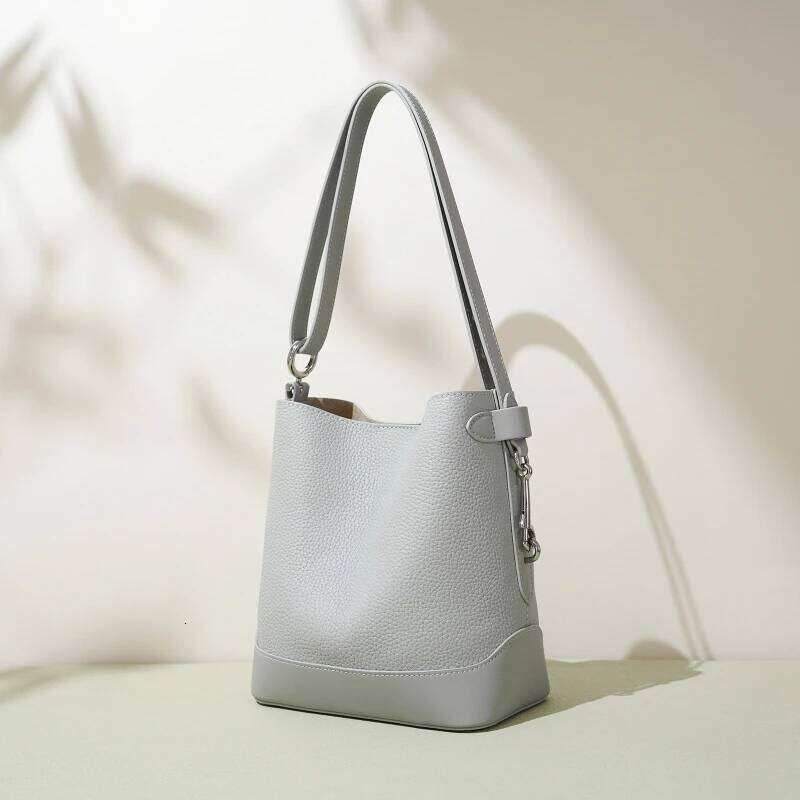 Genuine Leather Commuter Simple Ladies Soft Cowhide Tote Shoulder Handbag Large Capacity Women Bucket Bag 2025 New Suotong1022