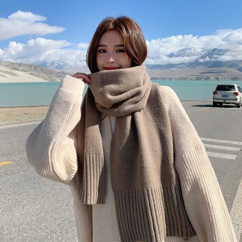 2023 Latest Styles Womens Fall Winter Long Scarf Wool Red Green Christmas Scarf Style Warm Soft Chunky Wrap Shawl Scarves J251022