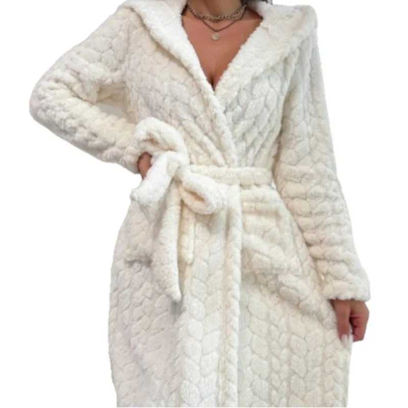Fluffy Warm Hooded Nightgown Winter Robe Women Sleepwear Long Sleeve Kimono with Belt Shower Bath Gown Home Bathrobe Nightwear C251022