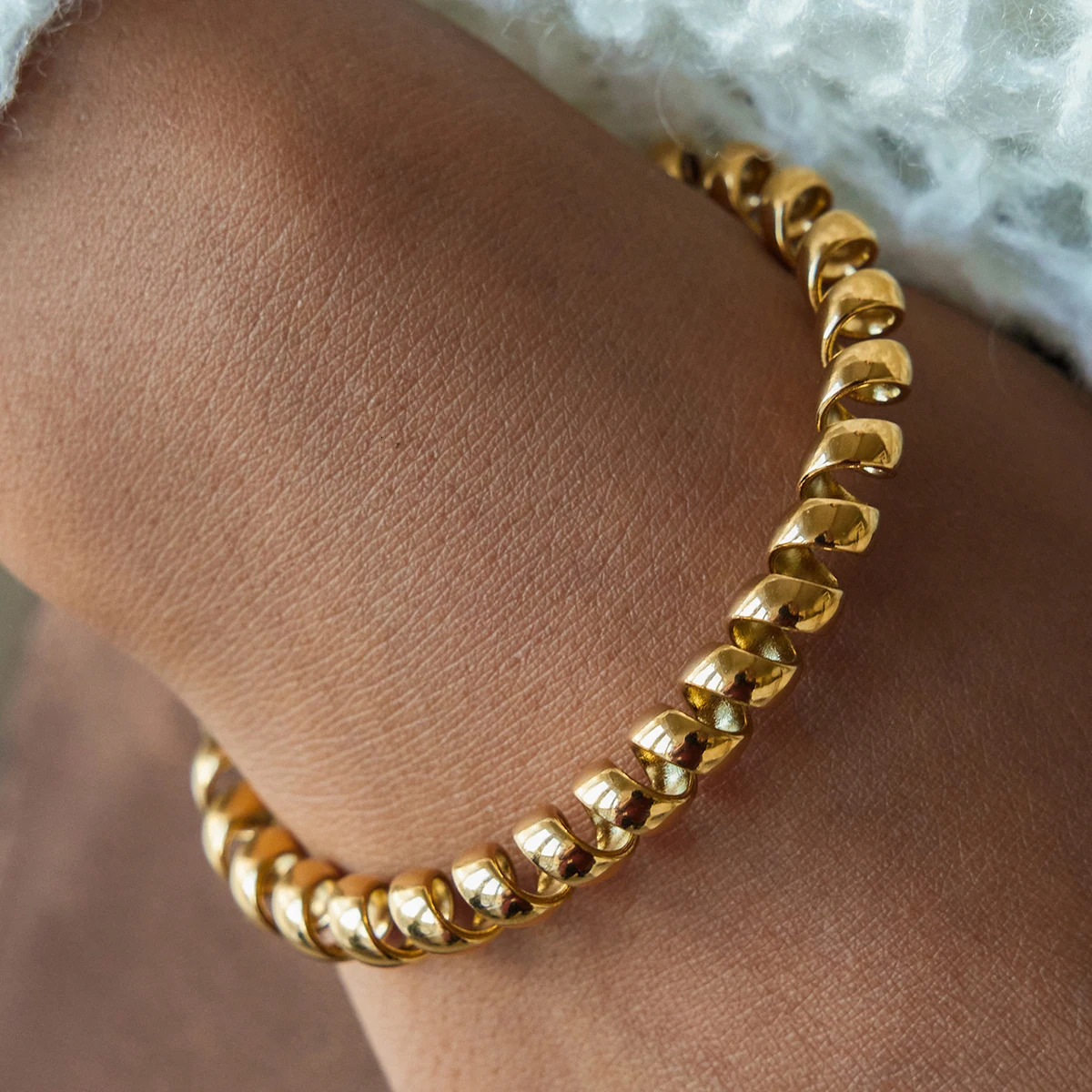 Youthway Minimalist Wire Chain Cuff Bracelet For Women 18K Gold Plated Stainless Steel Open Bangle Simple Fashion Jewelry Gift 251017