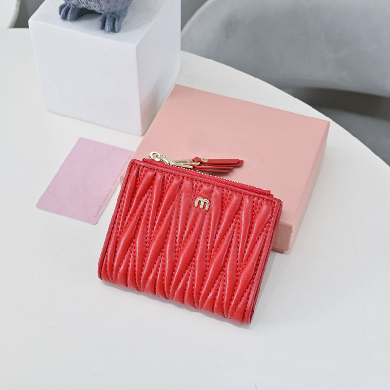 Women's Luxury Mini Wallet Multiple Card Slots Zipper Pockets Genuine Leather Design Multiple Colors Available an Ideal Choice for Fashionistas W