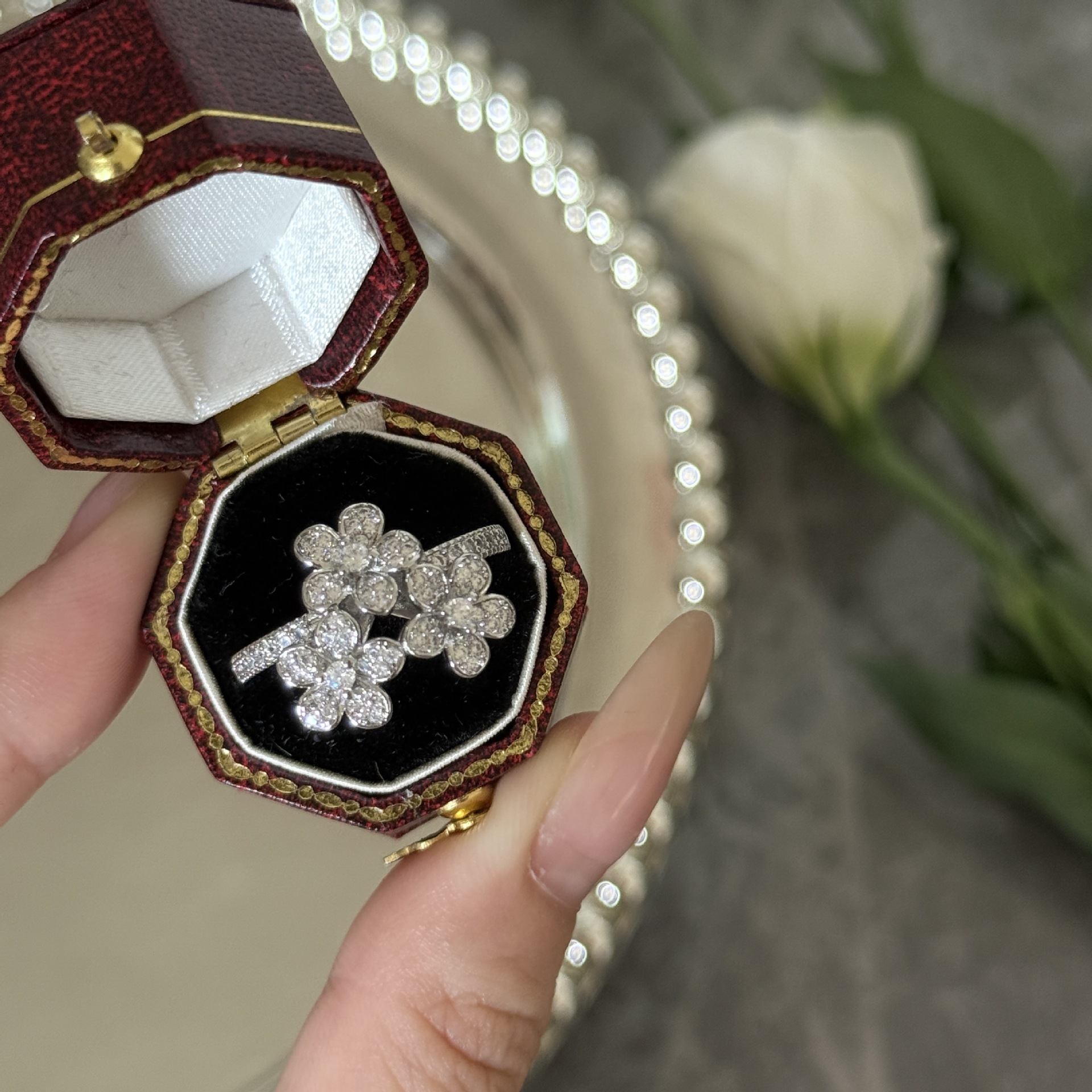 Designer ring Full Diamond butterfly Zircon Clover Flower Ring for Women Light Luxury Fashionable Adjustable Opening free shipping Valentine's Da