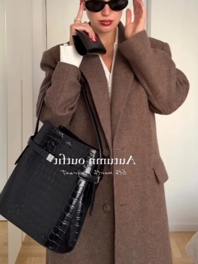 Fashion Women Shoulder Pad Lapel Wool Long Coats Elegant Belt Singlebreasted Sleeve Coat 2025 Autumn Lady Outwear 251016