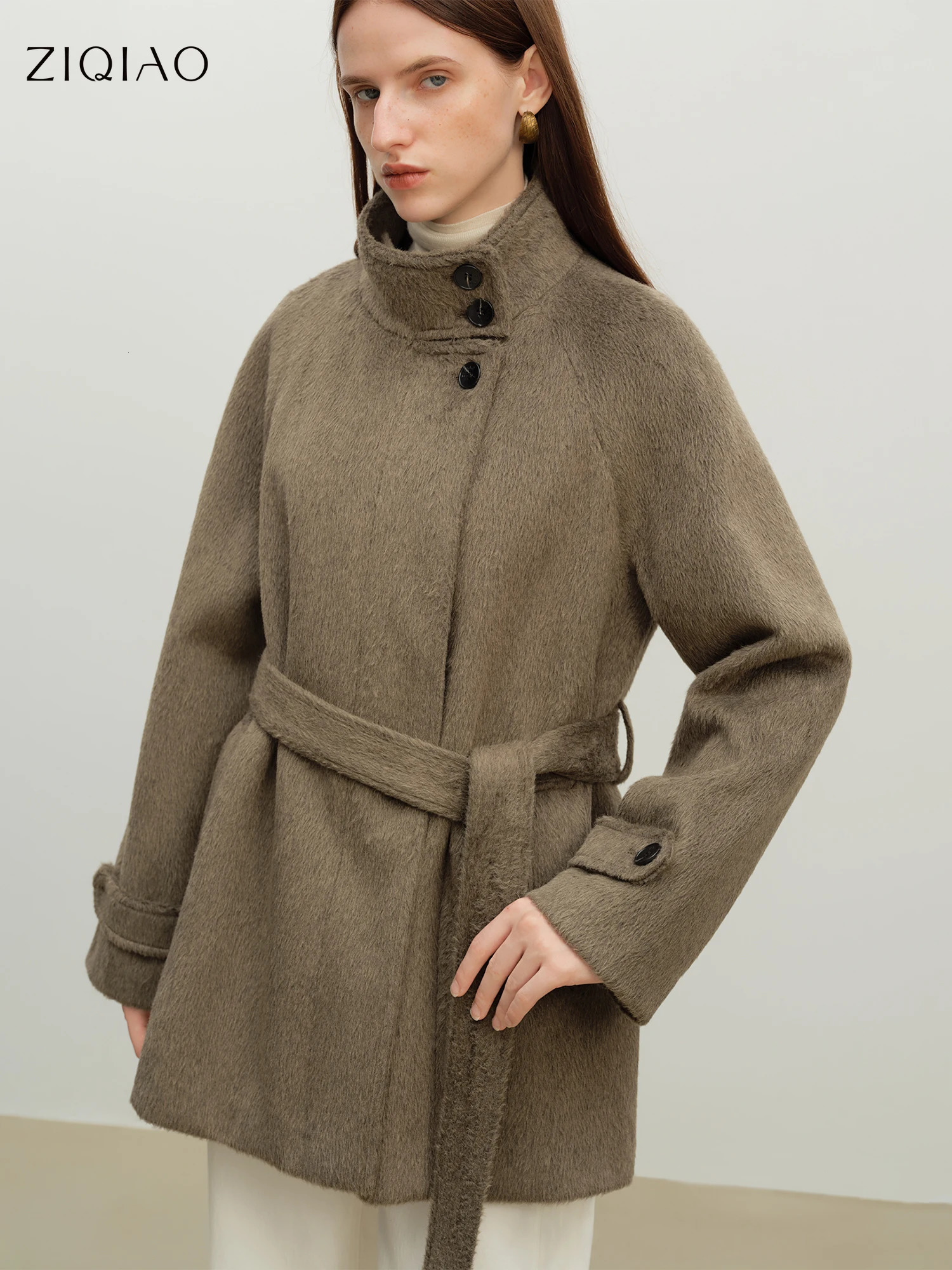 ZIQIAO Korean Style Short White Jacket for Women Early Winter Stand Collar Stylish Warm 251021