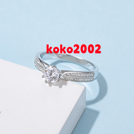 High End Classic S925 Moissanite Ring with Silver Platinum