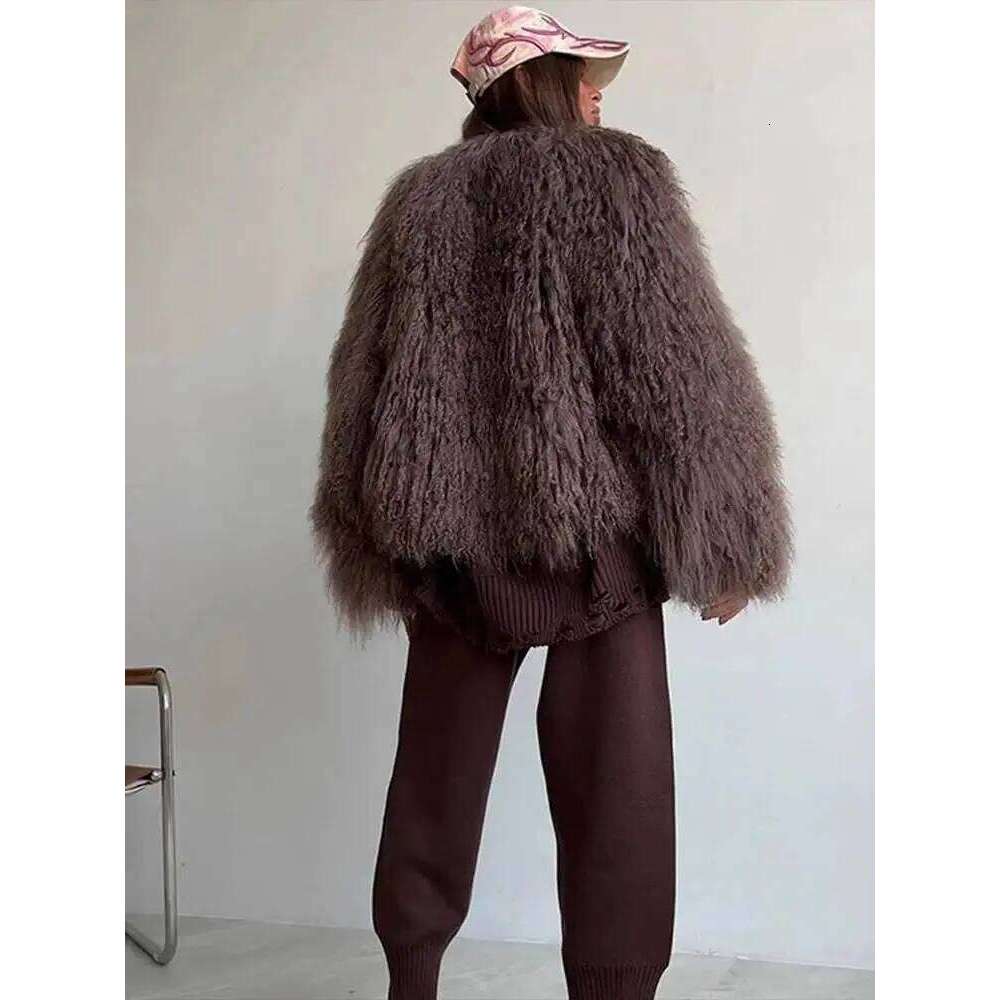 DEAT Fashion Brown Faux Fur Coat Women's Round Neck Loose Long Sleeves Thick Plush Short Jacket Winter New 7A1041