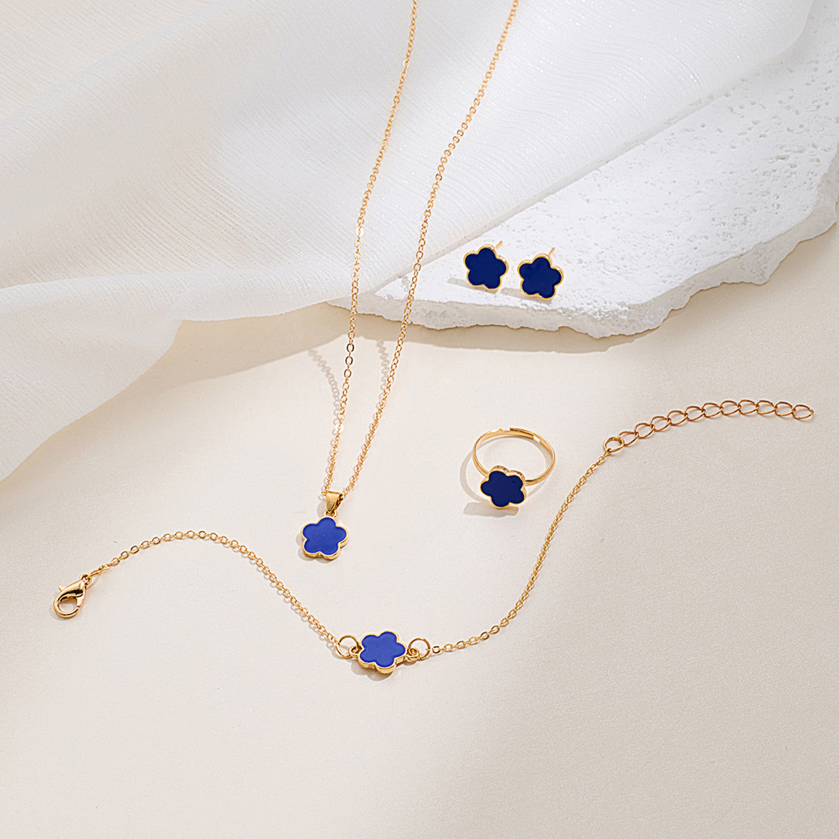 Retro designer bracelet Minimalist Zircon Full Diamond Bracelet set Light Luxury Bracelet Design Pearl Bracelet charm bracelet free shipping