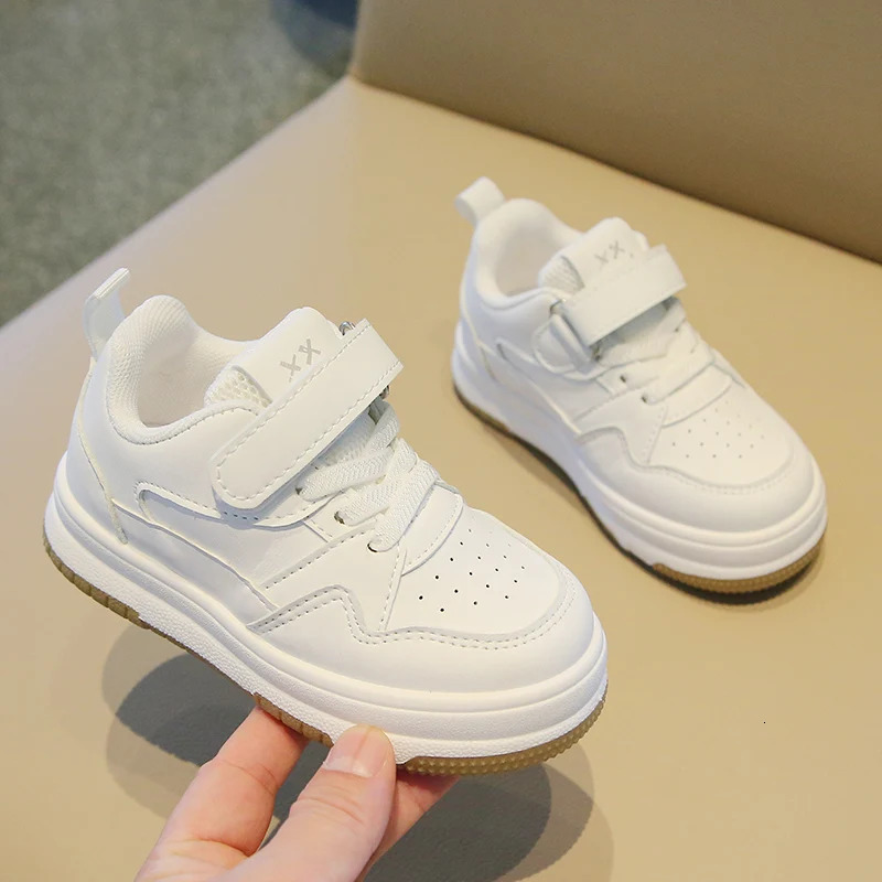 Childrens White Shoes Spring and Autumn Kids Sports Anti slip Lightweight Boys Board Soft Sole Baby Casual 251022