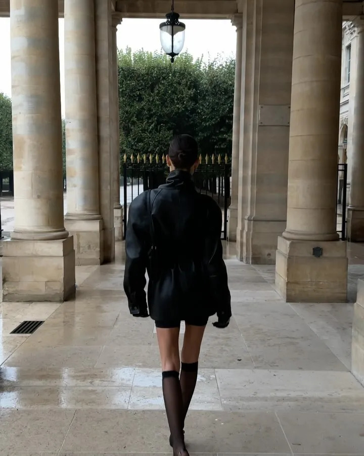 Retro Short Leather Jacket Women Black Chic Stand Collar Zipper Pocket Cinchedwaist Jackets Lady Autumn Daily Highstreet Coat 251017