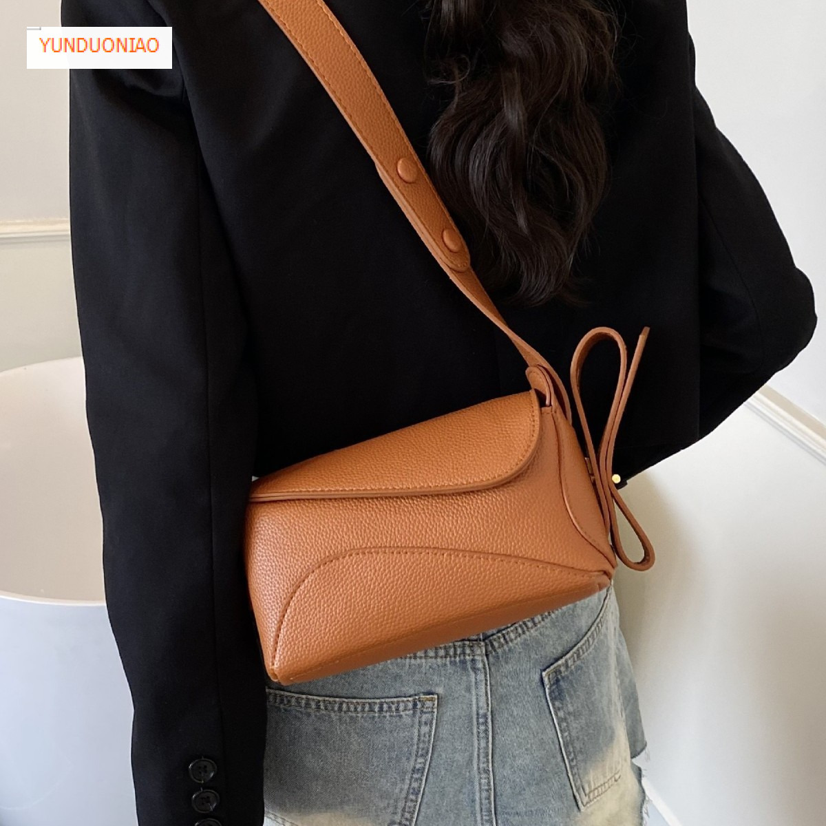 New fashion trend solid color underarm bag, versatile for autumn and winter, simple and luxurious style, women's shoulder bag, designer bag