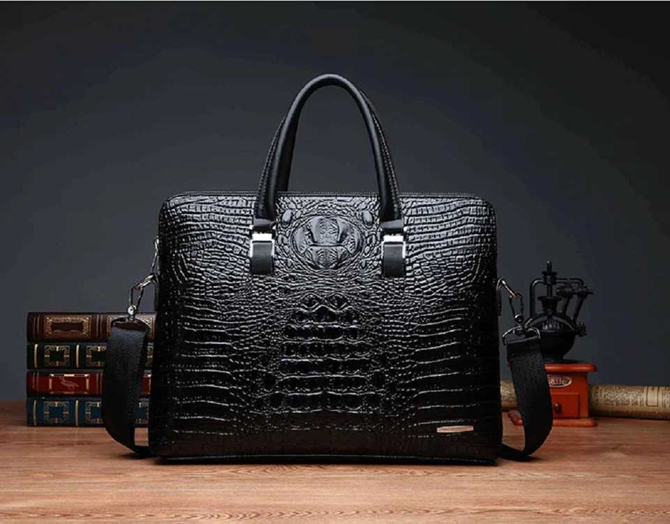 2025 New Mens High Quality Leather Business Briefcase Fashion Crocodile Pattern Handbag Shoulder Bags Crossbody Laptop Bag W251022