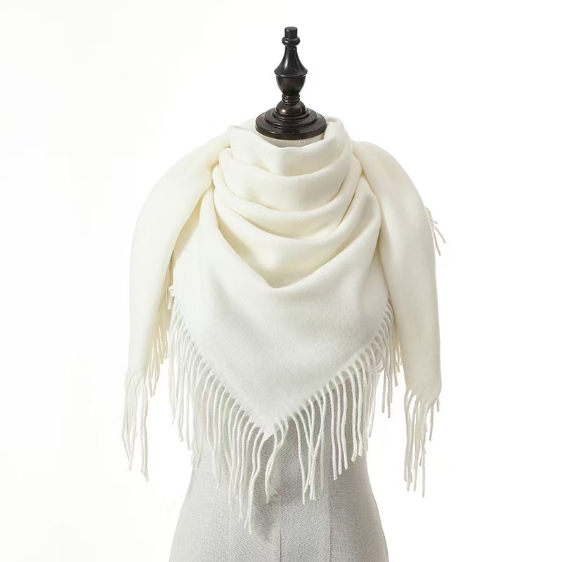 T2121 Korean version of the cashmere scarf women's autumn and winter new solid color square scarf ladies tassel scarf shawl