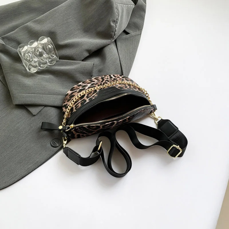 Leopard Print Waist Bag for Woman Fashion Fanny Pack Purse Highquality Shoulder Crossbody Bags Simple Chest Lady Phone 251014