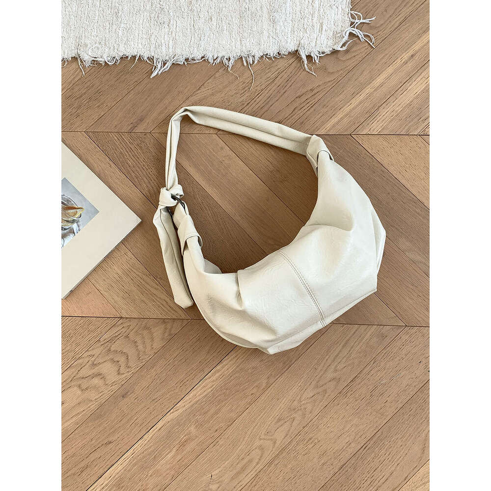 Korean Version New Single Shoulder Student Niche Design Commuting Crossbody For Women Large Capacity Versatile Soft Leather Dumpling Bag B5