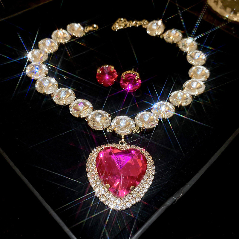 Geometric Patchwork Inlaid Diamond Heart Necklace Earring Set Exaggerated Design Sense Collarbone Chain Light Luxury Temperament Jewelry - view 6