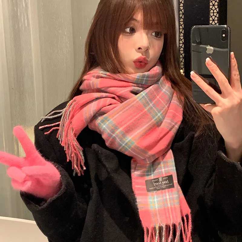2025 Gentle Christmas Ins Style Pink Girl Tassel Scarf Female Winter Plaid Shawl Korean Version of The Scarfs Thickening J251022