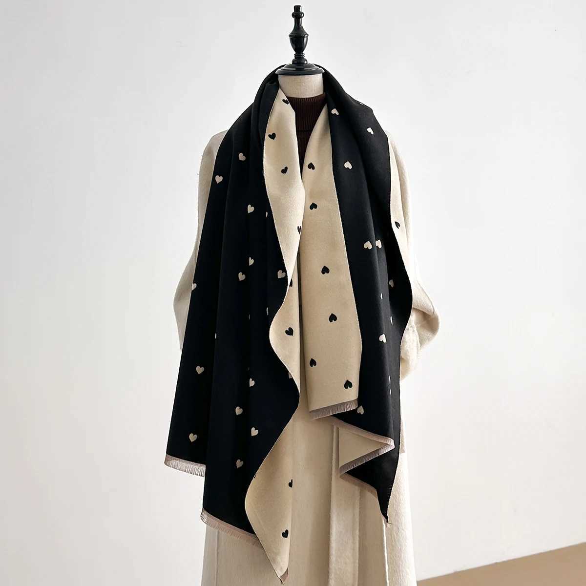 Luxury Brand Winter Imitation Cashmere Heart Scarves for Women Shawl Female Poncho Thick Warm Bufanda Echarpe Femme J251118