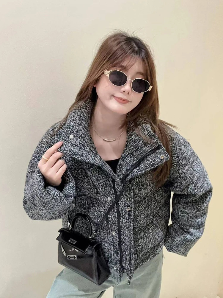 Winter Chic Stand Collar Short Parker Down Jacket Female Big Pocket Zipper Thick Outwears Women White Duck Warm Puff 251017