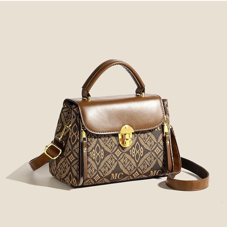 Luxury Brand Designer Bag Letter Print Handbag Women's Small Square Bag New Autumn High-End Exquisite Shoulder Crossbody Bag