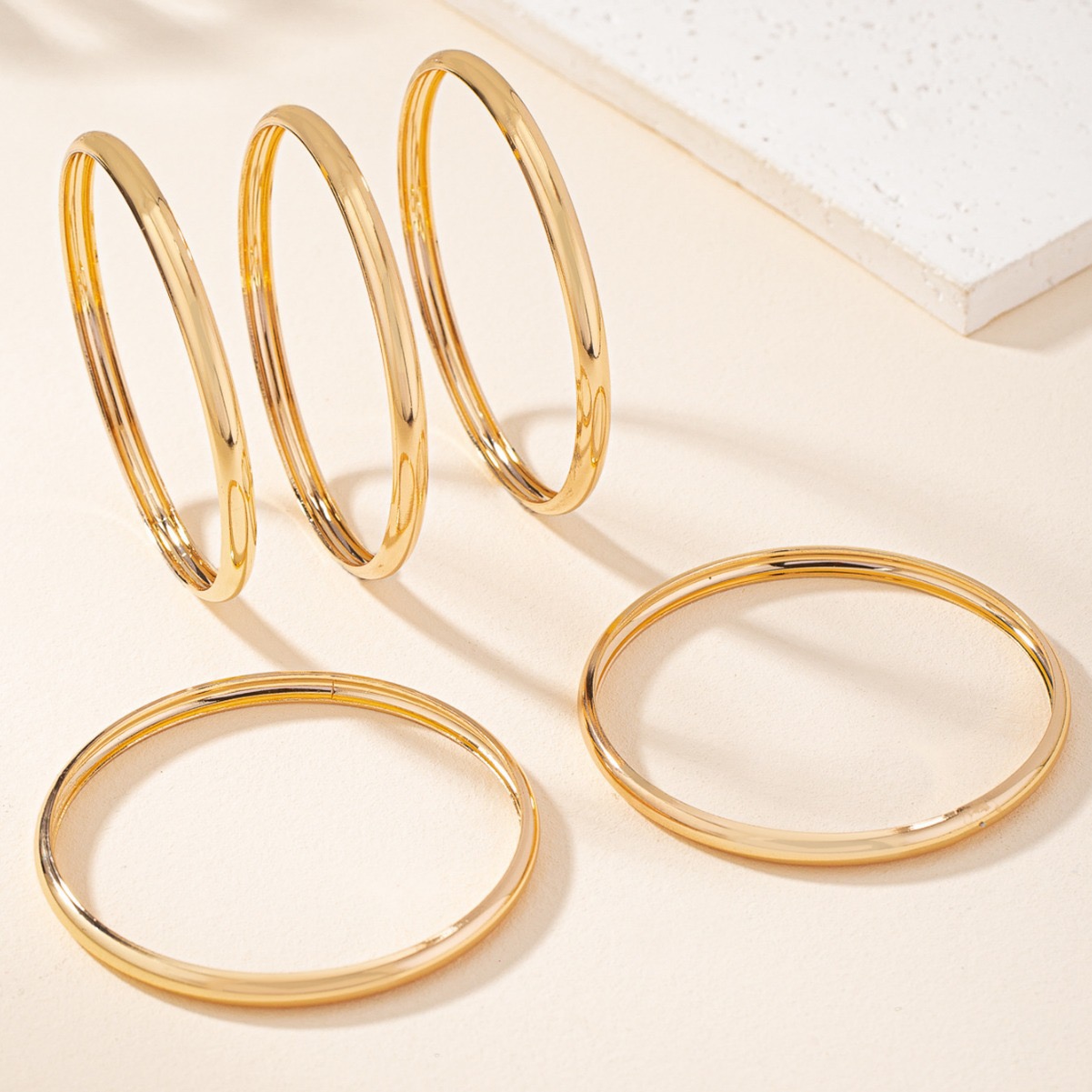 Minimalist Round-Link Plain Band Stainless Steel Polished Stackable Women's Delicate Bracelet