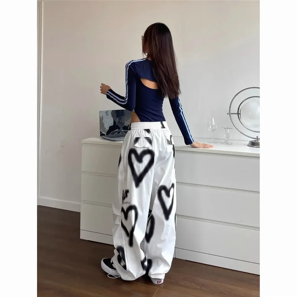 Love Graffiti Wide Leg Pants Women Y2K Elastic High Waist Streetwear Loose Drawstring Jogging Trousers Korean Casual Sweatpants 251017