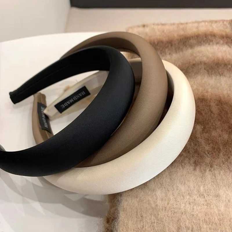 Retro Satin Sponge Headband for Women French Elegant Temperament Solid Color Hair Band Girls Hair Accessories V251022