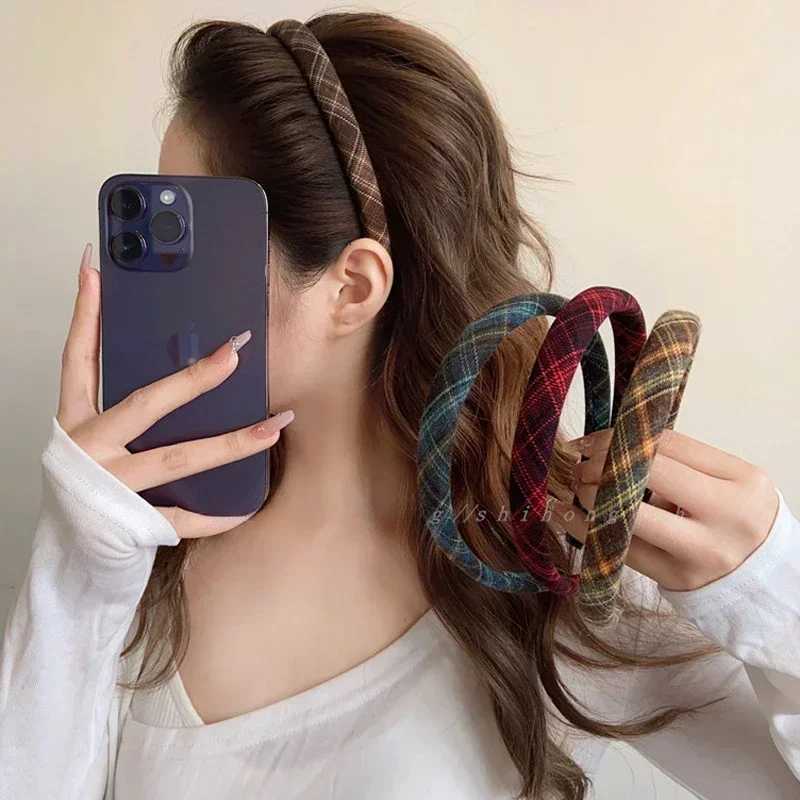 Elegant Plaid Bezel Hairband for Women Korean Retro Headband Girls Vintage Hoop for Holiday Party Hair Bands Accessories V251022
