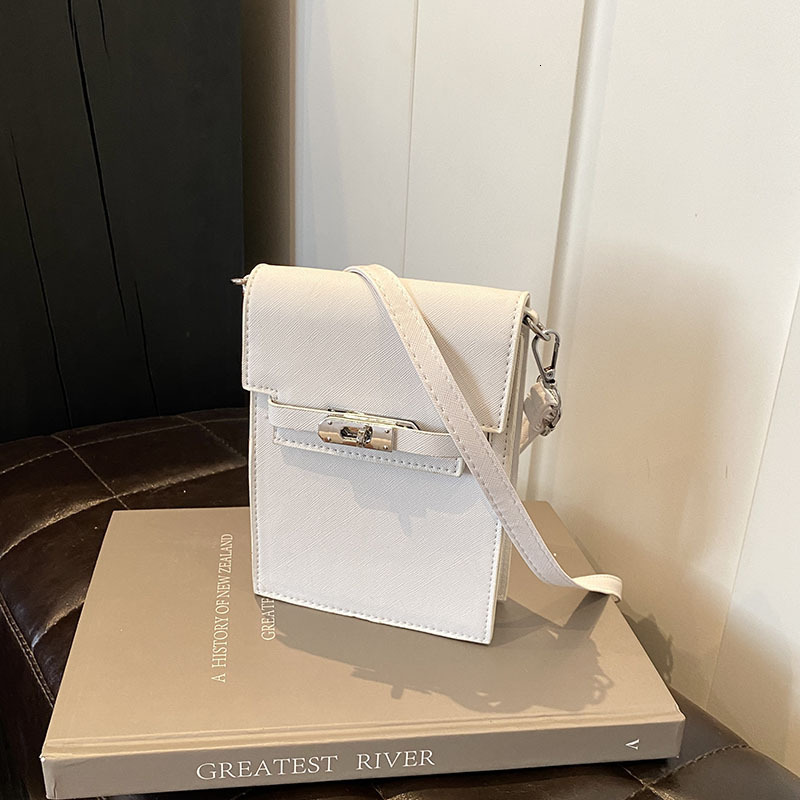 Luxury Brand Designer Bag 2024 Summer New Fashion Crossbody Small Square Bag Beautiful Niche Design Personality Bag Women's Phone Bag Single Shou