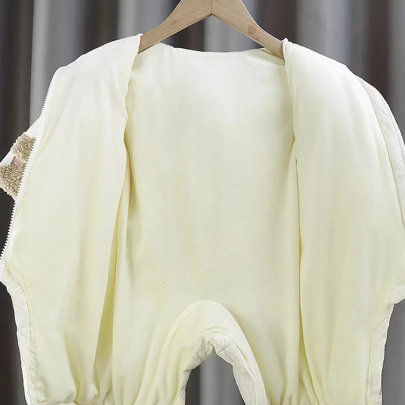 Winter born Baby Romper Thicken Cotton Jumpsuit Infant Onesie Fleece Lining Hooded Rompers for Boy Girl Clothes Kids Outfit 251022