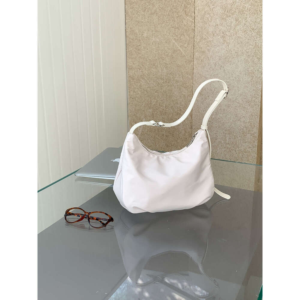 Leopard Print Trendy Large Capacity Soft Commuter Women's Fashion Korean Version New Nylon Shoulder Bag For Women B5