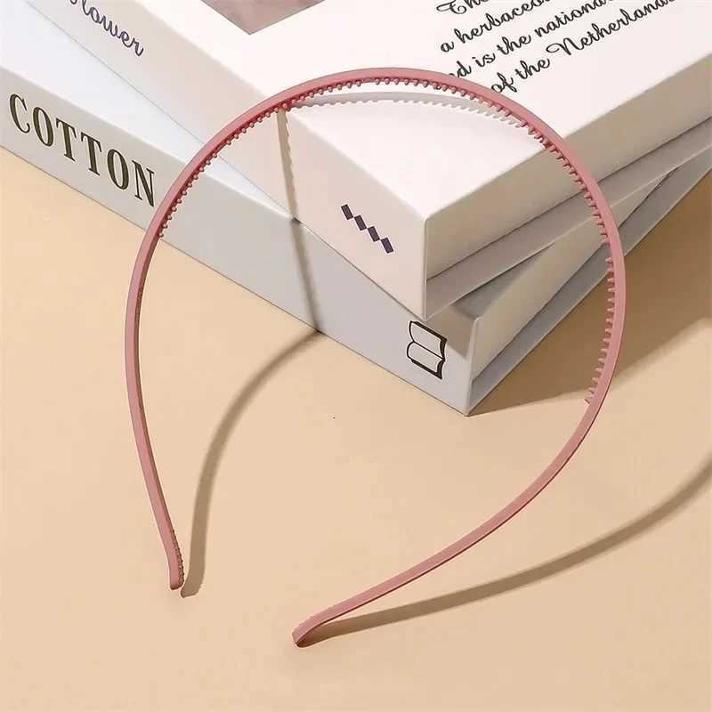 Fashion Hair Band Women Plastic Bezel Elegant Solid Color Thin Edge Toothed Nonslip Hair Hoop Headbands Girls Hair Accessories V251022