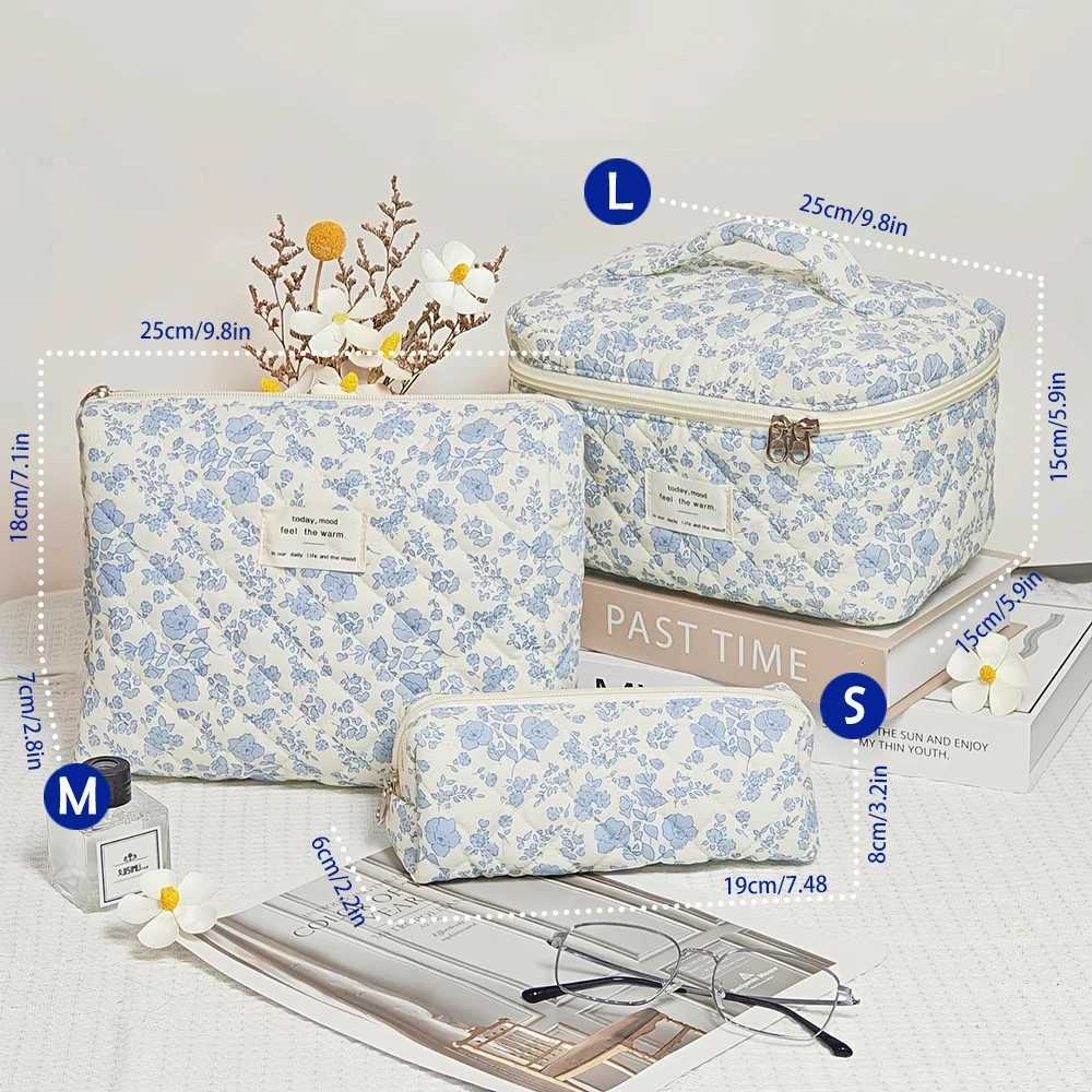 Floral Pattern Travel Cosmetic Bag Portable Cosmetic Bag is suitable for womens travel and School essentials Makeup BagW251021