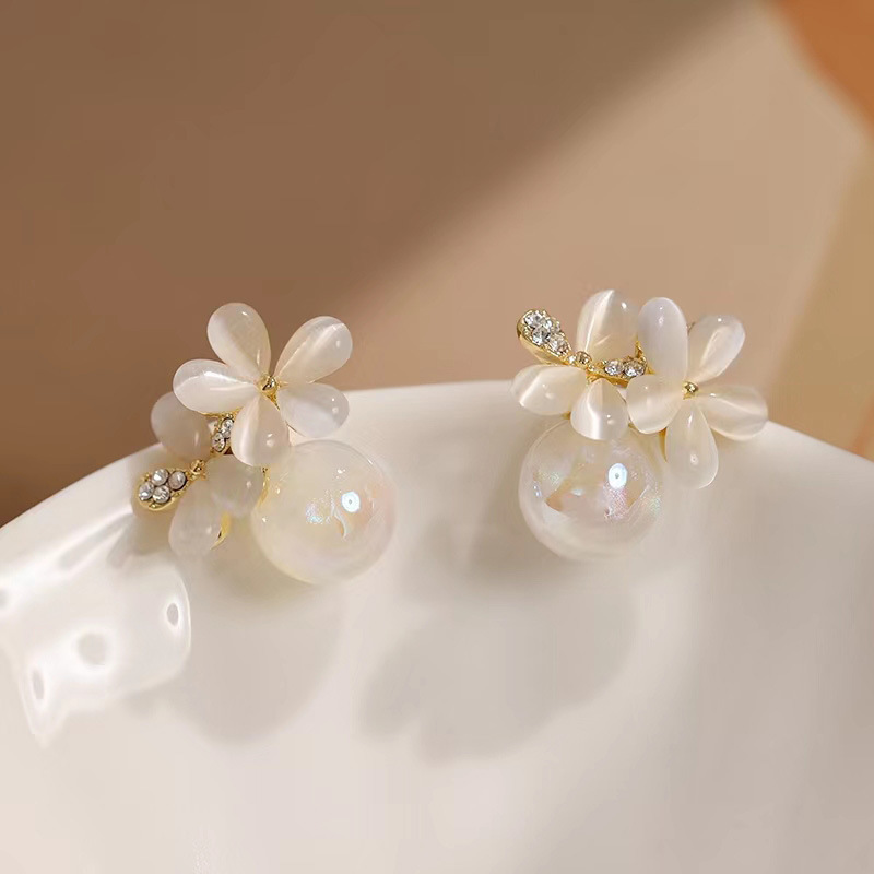 Designer earrings Retro Elegant Pearl Flower Shell Zircon Earrings for Women High Grade and Light Luxury Earrings free shipping diamond earrings