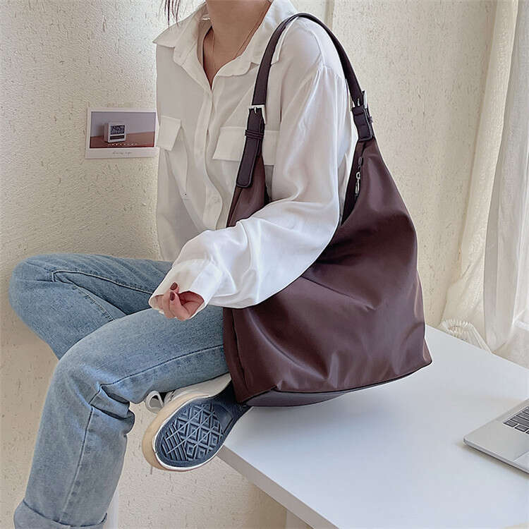 Ins Large Capacity Korean Style Autumn Winter New Women's Shoulder Nylon Fashion Trend Tote Bag B5