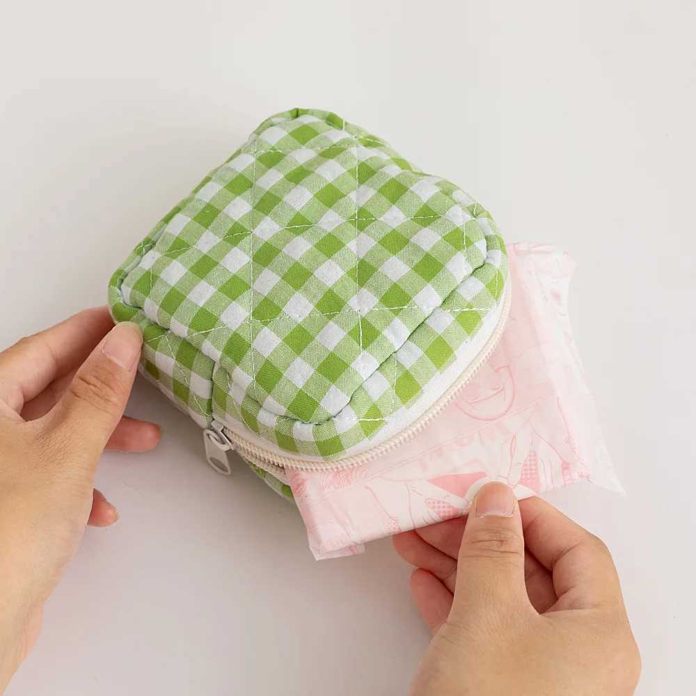 1PC Mini Square Cosmetic Bag Women Portable Earphone Lipstick Sanitary Napkins Storage Pouch Small Makeup Zipper BagsW251021