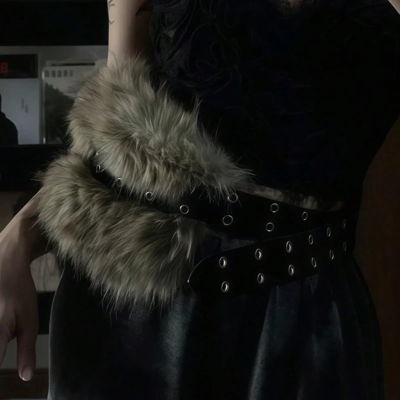 Punk Faux Fur Belt Y2K Metal Studded PU Leather Plush Waist Chain Faux Fur Belts Furry Sexy Vintage Waistband Hiphop Jeans Belt 251013