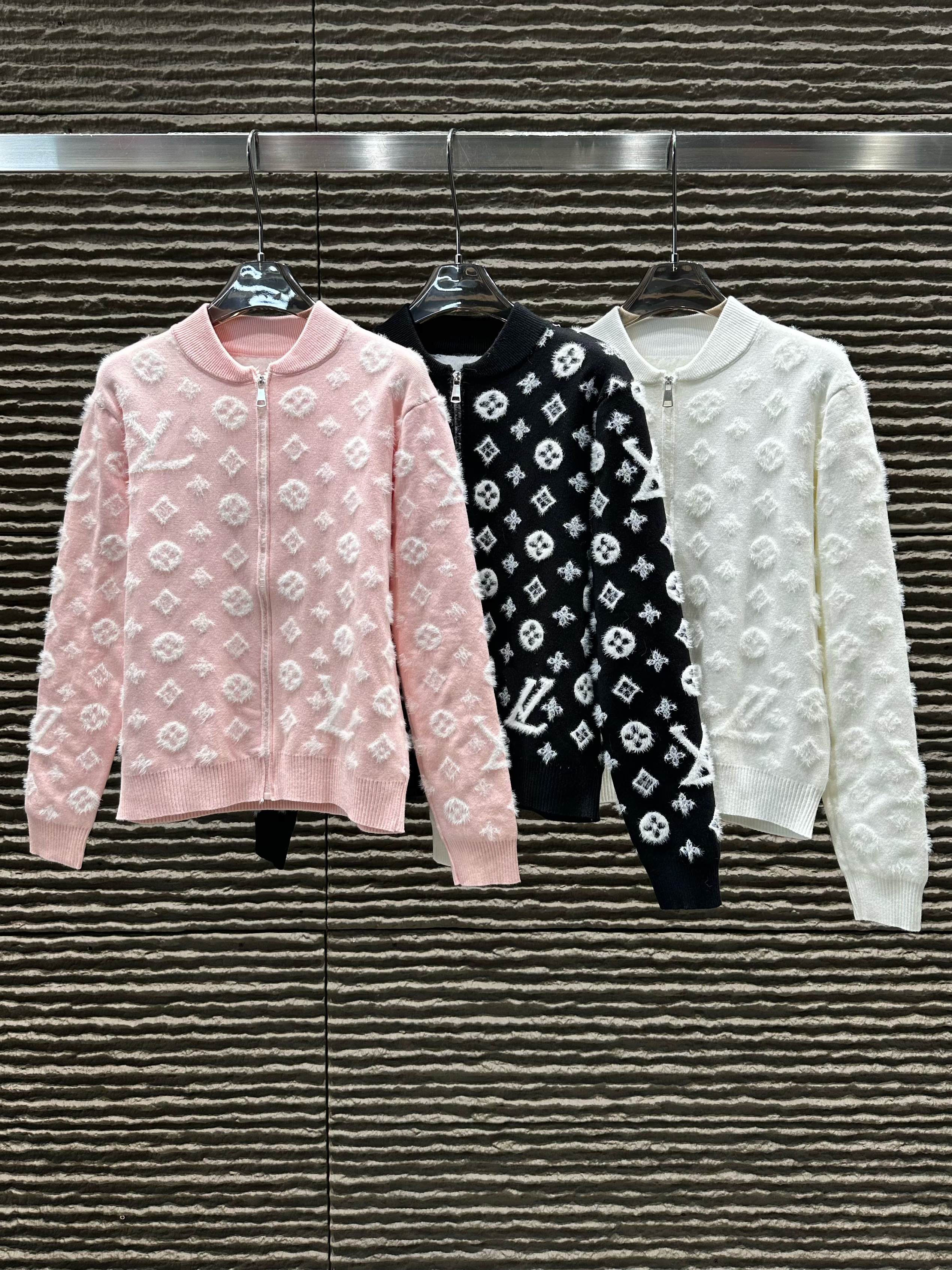 Autumn and Winter New Style 3D Jacquard Zip Cardigan