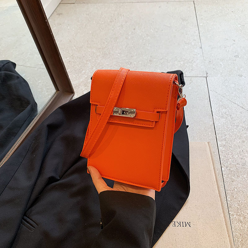 Luxury Brand Designer Bag 2024 Summer New Fashion Crossbody Small Square Bag Beautiful Niche Design Personality Bag Women's Phone Bag Single Shou