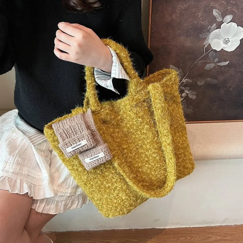 Winter Woolen Handheld Large Capacity Bag for Women Trendy Tote Bag Single Shoulder Plush Bag Mode Tote Sac 251021