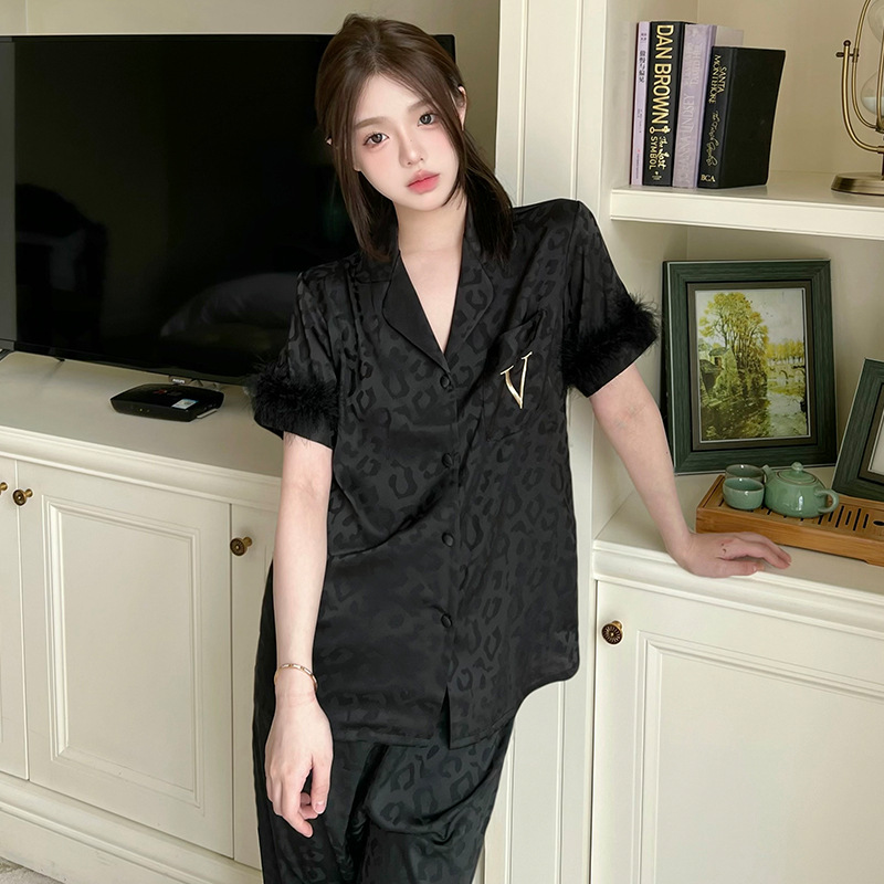 Women's Comfortable Soft Leopard Pajama Ice Silk Long Sleeve Breathable Suit Pajama Jeans 2 Piece Wear French Luxury Silk Household Clothes Autum