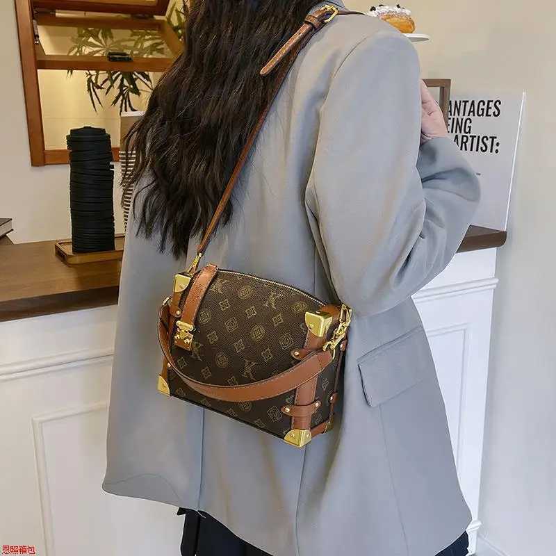 2025 Vintage Box Bag Printed Cosmetic Purse for Wen Luxe Square Shoder Bag DaytoNight Tote Chic Cmuter Bag Y251022