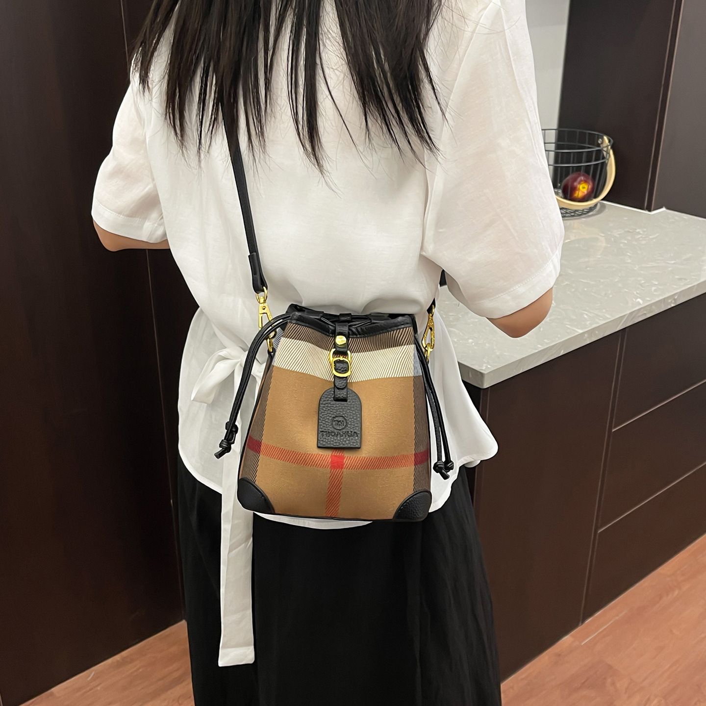 Free shipping designer bag Shoulder Handbag Fashion Embossed Tote Bag Large Capacity Bucket Bag