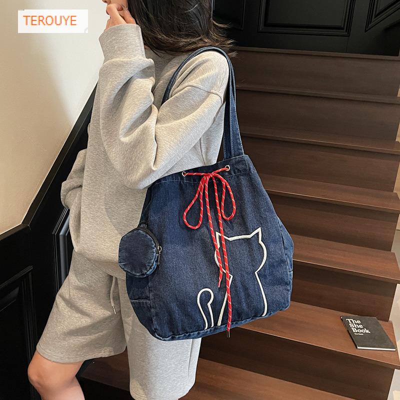 Winter New Embroidered Cowboy Handbag Fashionable and Casual Large Capacity Underarm Bag Trendy and Versatile Women's Shoulder Bag Luxury Designe
