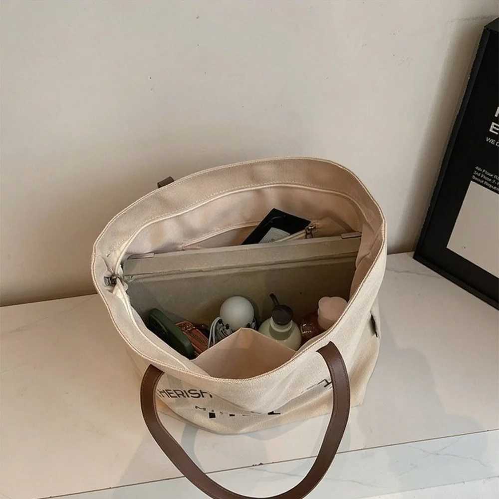 Japanese Style Casual Tote Bag Large Capacity Lightweight Foldable Work Handbag Minimalist Zipper Closure Shoulder BagL251023